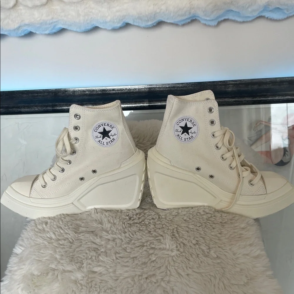 Converse hand painted customized White Platform Sneakers with Character By me